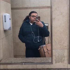 Meet your Posher, Chloe